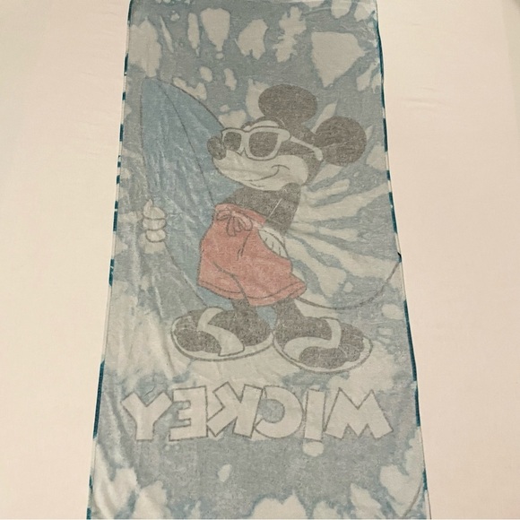 Vintage Disney Mickey Mouse Surfing Beach Towel - Picture 12 of 16